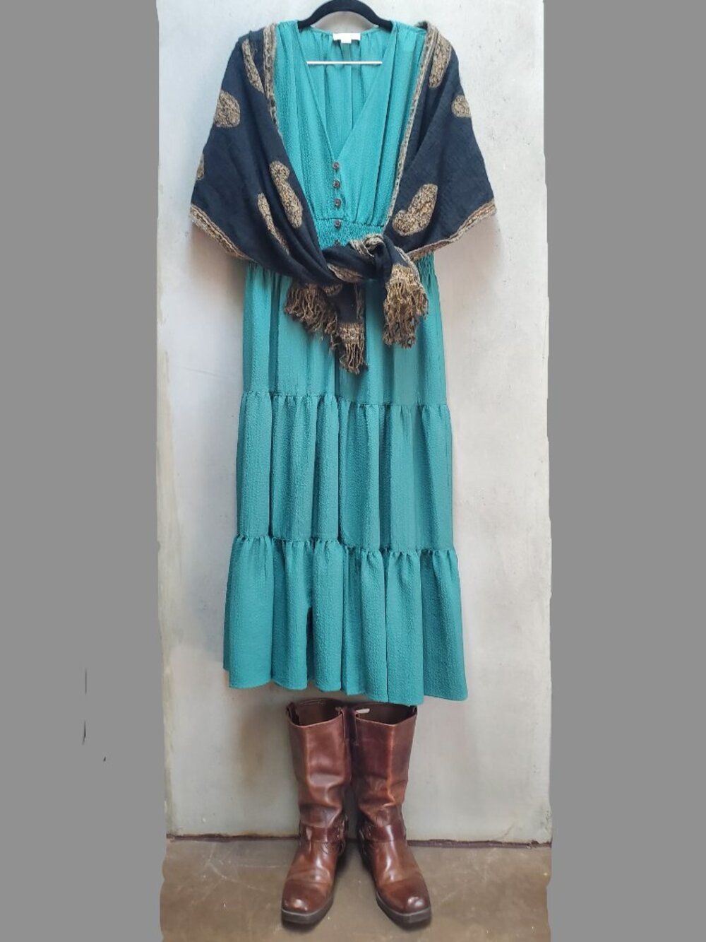 Calvin Klein Sequoia Green V-Neck Sleeveless Tiered Maxi Dress Size 10 EUC
